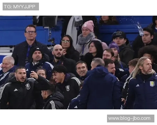 切尔西因水瓶事件遭英足总指控维拉替补席成焦点 切尔西因水瓶事件遭英足总指控维拉替补席成焦点