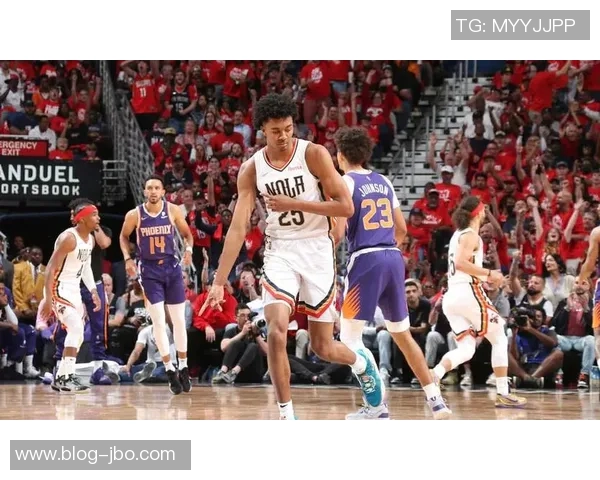 特雷墨菲状态平平21投7中三分命中5个贡献22分4篮板5助攻 特雷墨菲状态平平21投7中三分命中5个贡献22分4篮板5助攻