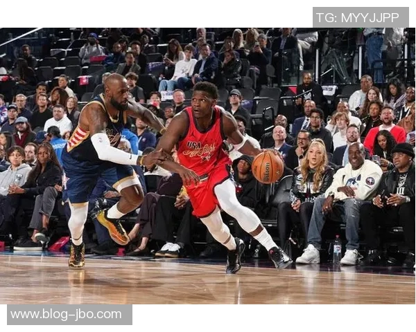 爱德华兹首节表现抢眼9投4中砍下12分并贡献前场板与防守数据 爱德华兹首节表现抢眼9投4中砍下12分并贡献前场板与防守数据