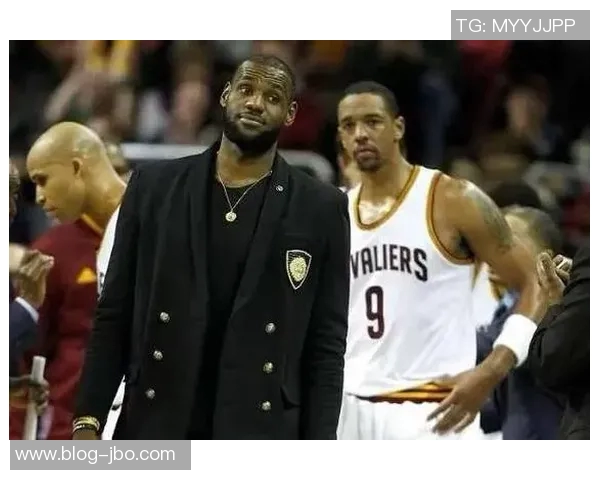 弗莱谈詹姆斯入湖前阵容称其实力不俗拥有多位全明星球员 弗莱谈詹姆斯入湖前阵容称其实力不俗拥有多位全明星球员