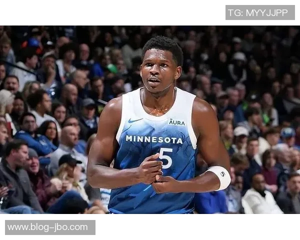 爱德华兹全场41分7篮板关键时刻连得5分助队逆转取胜